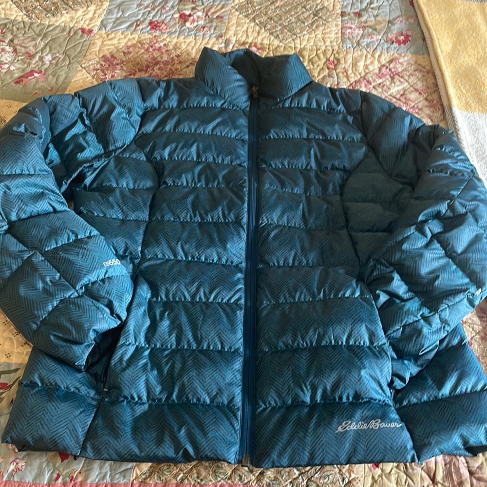 19” across. Bust. Shoulder to hem. 25”